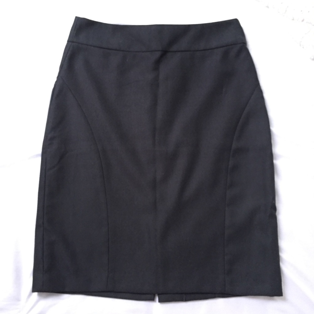 Banana Republic charcoal grey pencil skirt